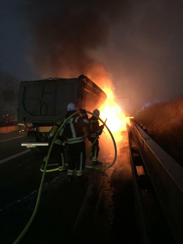 07_12_2016_0722_Lkw_Brand_auf_der_Autobahn-5