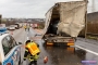 Öl-Alarm nach Lkw-Unfall auf der Autobahn