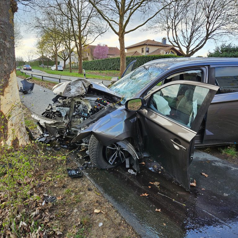 Zwei Unfälle beschäftigten die Elzer Feuerwehr